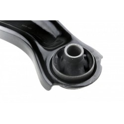 Lengőkar, kerékfelfüggesztés ELSŐ TOYOTA YARIS 13- /ALSÓ BAL/