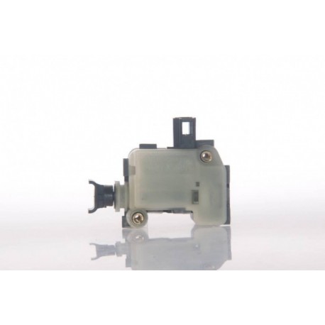 CSOMAGTÉRFEDÉL ZÁR VW POLO GOLF IV 3B0959781C 3B5827061B