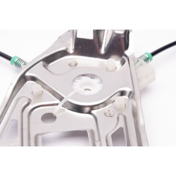 SZÉLVÉDŐ EMELŐ BAL ELSŐ MERCEDES C W203 2037201546