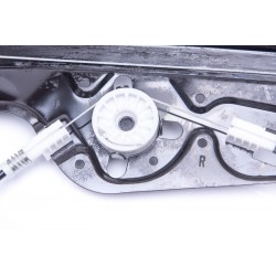 SZÉLVÉDŐ EMELŐ JOBB BMW 7 (E65 E66 E67) 51337202480