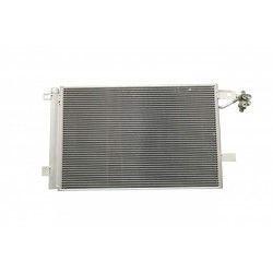 HŰTŐKÖZEG KONDENZÁTOR VW T5 10-15 7E0820411B