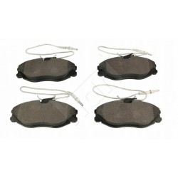 ELSŐ FÉKBETÉTEK P406 1.9-2.1TD 95- 425132