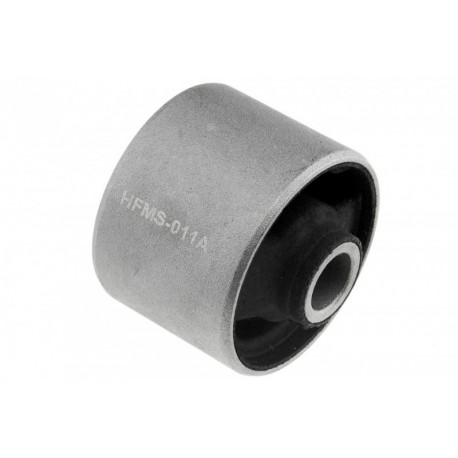 KORMÁNYCSUKLÓ PERSELY MITSUBISHI PAJERO 00- /HÁTSÓ ELSŐ PERSELY/ MR992532