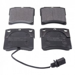 ELSŐ FÉKBETÉTEK VW TRANSPORTER IV 7D0698151C