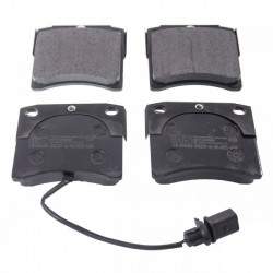 ELSŐ FÉKBETÉTEK VW TRANSPORTER IV 7D0698151C