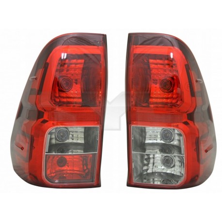 HÁTSÓ LÁMPA HILUX VIII 15- BALRA 81560-0K270