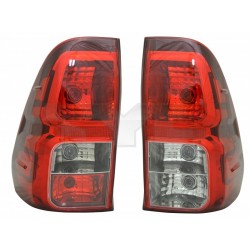 HÁTSÓ LÁMPA HILUX VIII 15- JOBBRA 81550-0K260