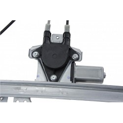 SZÉLVÉDŐ EMELŐ BERLINGO 96/BAL ELSŐ MOTORRAL 9221.G3