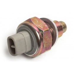 TOLATÓLÁMPA KAPCSOLÓ TOYOTA AVENSIS, COROLLA, CARINA / DAIHATSU CHARADE 1.33 16V 2011.05- J8421012040