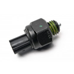 TOLATÓLÁMPA KAPCSOLÓ ELANTRA III 2011 -/ CARNIVAL II/III 2001 - CEED I/II / VENGA /KIS DUGÓ/ 9386049600