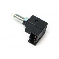 FÉKLÁMPA KAPCSOLÓ 2 TŰS KUPÉ 2001 - 2008/ I10 2007 - 2016/ I20 2008 - 2012/ I30 2007 - 2012/ TUCSON 2004 - 2010/ TRAJET 2001 -